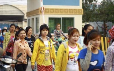 “No más excusas”. La Campaña Ropa Limpia exige a Inditex que pague salarios dignos a sus trabajadoras y trabajadores.