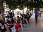 Gran éxito de participación en la acción de calle de la Campaña Ropa Limpia “¿Qué hay detrás de la ropa de Induyco?” en  la Plaza Los Pinazo el pasado viernes 30 de junio