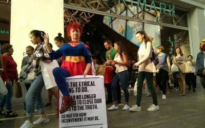 La Campaña Ropa Limpia sale a la calle para destapar la cara oculta de la moda