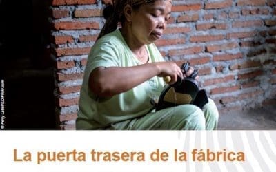 FICHA TÉCNICA: LA PUERTA TRASERA DE LA FÁBRICA